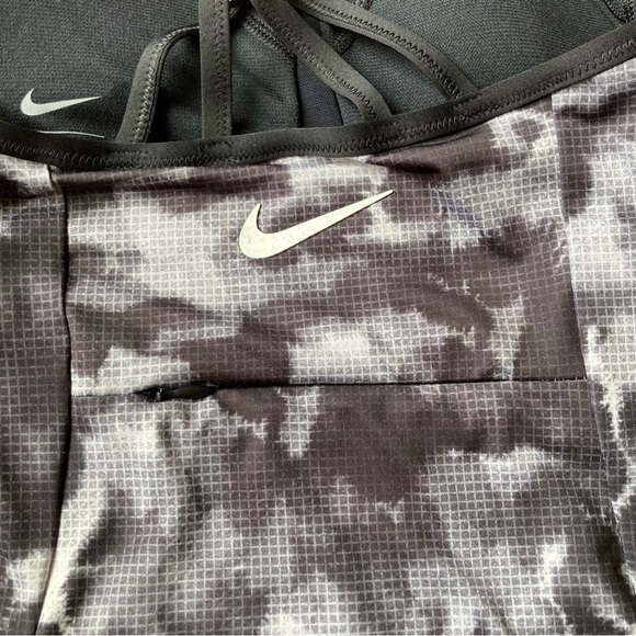 Nike Tankini Swim Top XS Black Gray White Pattern - Picture 7 of 7